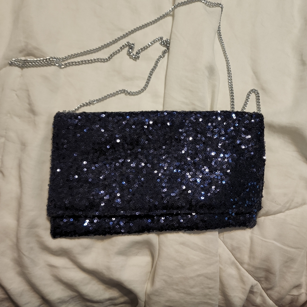 Loni Circle Design Clutch